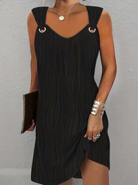 Julia | Stylish and Elegant Sleeveless V-Neck Dress